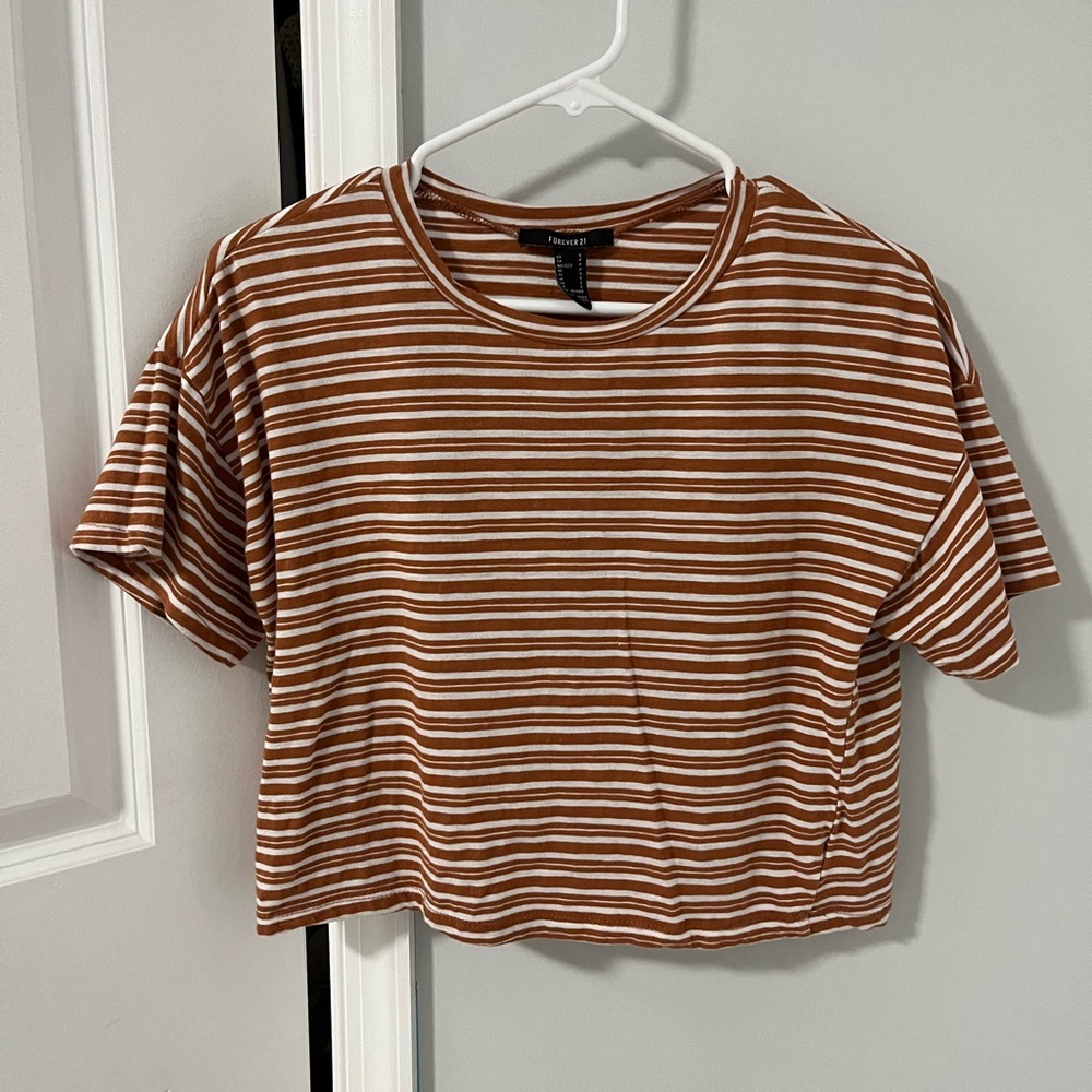 Forever 21 cropped tee